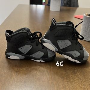 Toddler Jordan 6 retro sneakers